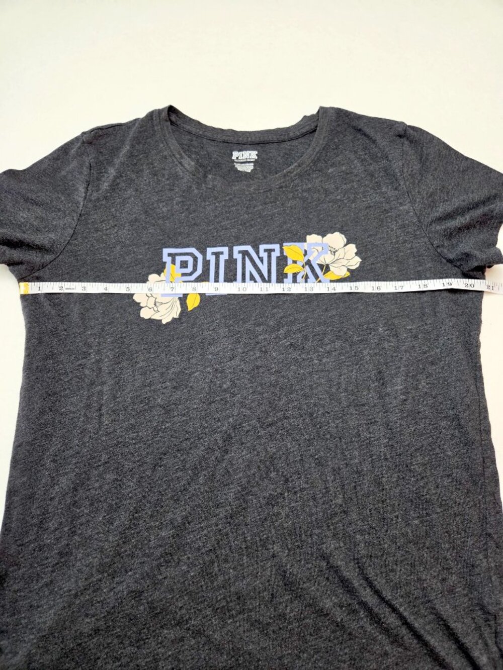 PINK Victoria's Secret Floral Logo Graphic T-Shirt Charcoal Gray Women's Size XL - Picture 4 of 7
